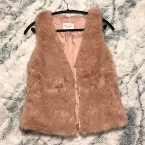 Pink Faux Fur Vest 💕